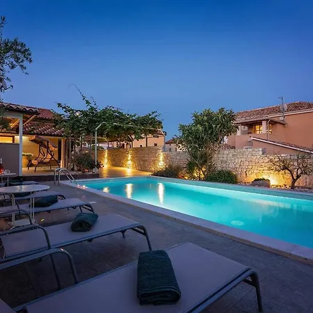 Vanessa Holiday home Visnjan