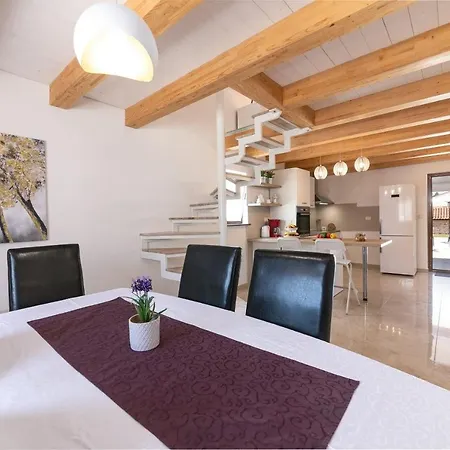 Vanessa Holiday home